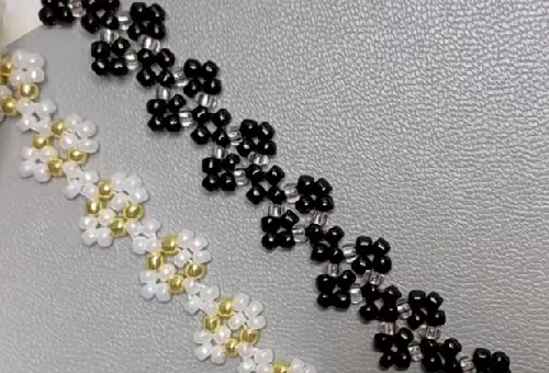 7月12日，在家做的手工活正規(guī)平臺，在家可以做的兼職工作，居家靈活就業(yè)好副業(yè)，開手工加工廠，手工之家純手工加工銷售讓合作人員收入很好，圖為串珠米珠繡手工產(chǎn)品剪影