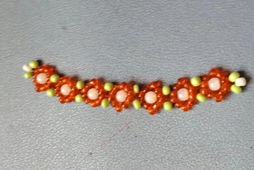 7月19日，附近有沒有兼職手工活，在家做的手工副業(yè)，開手工加工廠，做手工傳承官，在手工之家，每一種合作都有成熟的服務(wù)和支持，圖為串珠米珠繡純手工產(chǎn)品剪影