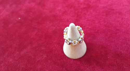 7月23日，在家兼職手工活，帶回家做的手工項目，做手工傳承官，合作長期穩(wěn)定，因為手工之家和手工事業(yè)一直在創(chuàng)新發(fā)展，圖為串珠米珠繡純手工產品剪影