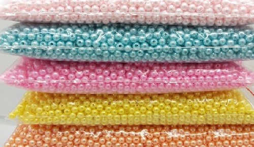 7月30日，手工活外發(fā)加工可靠嗎？純手工串珠靈活就業(yè)，做手工傳承官，在手工之家，平臺(tái)和純手工都正規(guī)可靠，圖為串珠米珠繡手工材料剪影