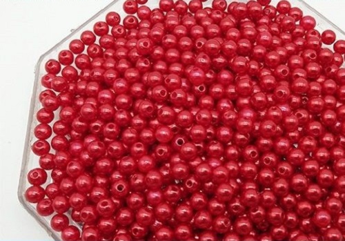 7月30日，手工活外發(fā)加工可靠嗎？純手工串珠靈活就業(yè)，做手工傳承官，在手工之家，平臺(tái)和純手工都正規(guī)可靠，圖為串珠米珠繡手工材料剪影