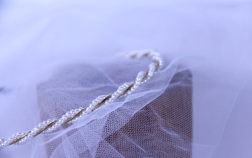 8月10日，在家里就能賺錢的工作，帶回家做的手工，做手工傳承官，手工之家的純手工，大家可以放心選擇，圖為串珠米珠繡純手工產(chǎn)品剪影