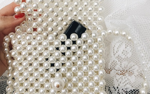 8月11日，手工活外發(fā)加工網(wǎng)，拿回家做的手工好項目，做手工傳承官，與手工之家，合作就要好好做，圖為串珠米珠繡純手工產(chǎn)品剪影