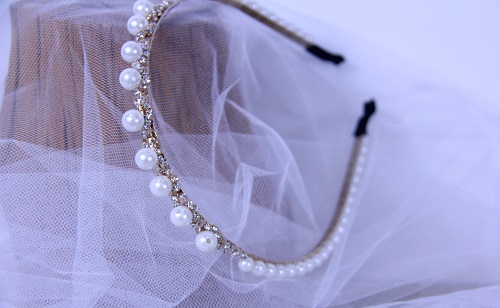 8月13日，手工活外發(fā)一手貨源，在家做手工掙錢，靈活就業(yè)創(chuàng)業(yè),做手工傳承官，手工之家的創(chuàng)新，讓純手工產(chǎn)品越來越受歡迎，圖為串珠米珠繡純手工產(chǎn)品剪影