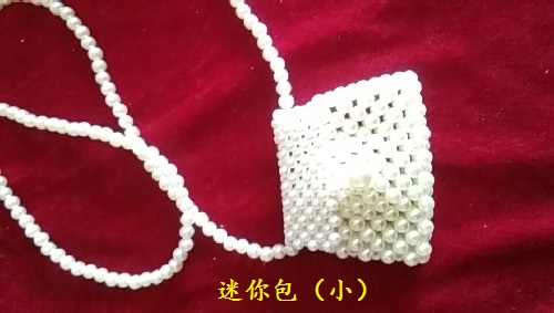 8月17日，可在家做的兼職手工活，想接正規(guī)廠家手工項(xiàng)目,做手工傳承官，在手工之家，重合作、重服務(wù)，圖為串珠米珠繡純手工產(chǎn)品剪影