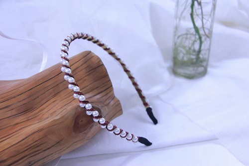 8月18日，手工活從哪里找廠家，可靠的串珠手工項(xiàng)目，靈活就業(yè)做手工傳承官，在手工之家，純手工事業(yè)發(fā)展讓大家收入好，圖為串珠米珠繡純手工產(chǎn)品剪影