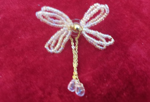 9月26日，手工兼職在家做，拿回家做的手工副業(yè)創(chuàng)業(yè)，做手工傳承官，與手工之家合作，讓產(chǎn)品更好服務(wù)市場，圖為串珠米珠繡手工產(chǎn)品剪影