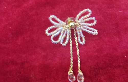 9月26日，手工兼職在家做，拿回家做的手工副業(yè)創(chuàng)業(yè)，做手工傳承官，與手工之家合作，讓產(chǎn)品更好服務(wù)市場，圖為串珠米珠繡手工產(chǎn)品剪影