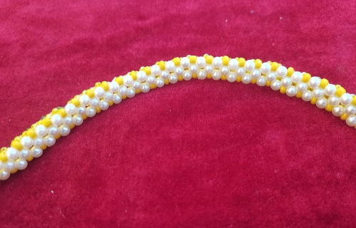 9月27日，拿回家做的手工活，在家掙錢的好副業(yè)創(chuàng)業(yè)，做手工傳承官，手工之家的手工事業(yè)給了大家多掙錢的機(jī)遇，圖為串珠米珠繡手工產(chǎn)品剪影