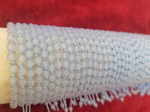 9月28日，在家就能掙錢的工作，拿回家做的手工微創(chuàng)業(yè)項(xiàng)目，做手工傳承官，居家就業(yè)創(chuàng)業(yè)手工好副業(yè)，在手工之家，好的產(chǎn)品源自大家的努力，圖為串珠米珠繡純手工產(chǎn)品剪影