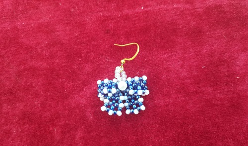 10月4日，在家就能掙錢的工作，兼職創(chuàng)業(yè)做手工傳承官，手工活外發(fā)加工正規(guī)的廠家，在手工之家，產(chǎn)品和服務是整個手工事業(yè)的重點，圖為串珠純手工產(chǎn)品剪影