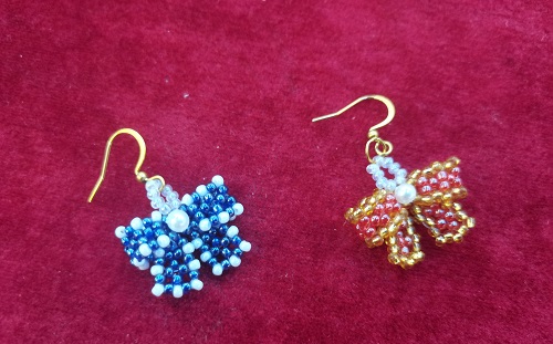 10月4日，在家就能掙錢的工作，兼職創(chuàng)業(yè)做手工傳承官，手工活外發(fā)加工正規(guī)的廠家，在手工之家，產(chǎn)品和服務是整個手工事業(yè)的重點，圖為串珠純手工產(chǎn)品剪影