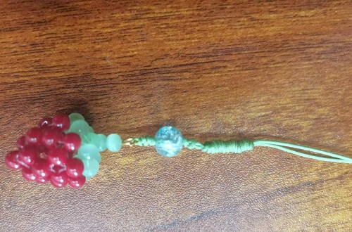 11月11日，在家可以做的工作，拿回家做的手工創(chuàng)業(yè)項(xiàng)目，小成本創(chuàng)業(yè)做手工傳承官，與手工之家合作，想多掙錢(qián)就要堅(jiān)持做下去，圖為串珠純米珠繡純手工產(chǎn)品剪影