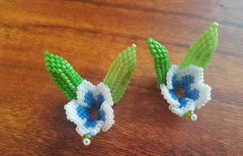 1月6日，手工活兼職可帶回家，手工活接單平臺，微創(chuàng)業(yè)做手工傳承官，在手工之家，有目標收入更好，圖為串珠米珠繡純手工產(chǎn)品剪影