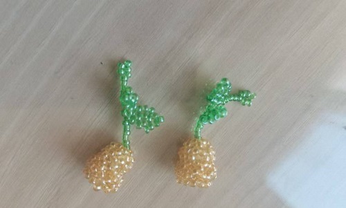 1月12日，手工兼職在家做，拿回家做的手工副業(yè)創(chuàng)業(yè)，微創(chuàng)業(yè)做手工傳承官，選擇手工之家，因?yàn)檫@里創(chuàng)新、誠信，圖為串珠米珠繡手工產(chǎn)品剪影