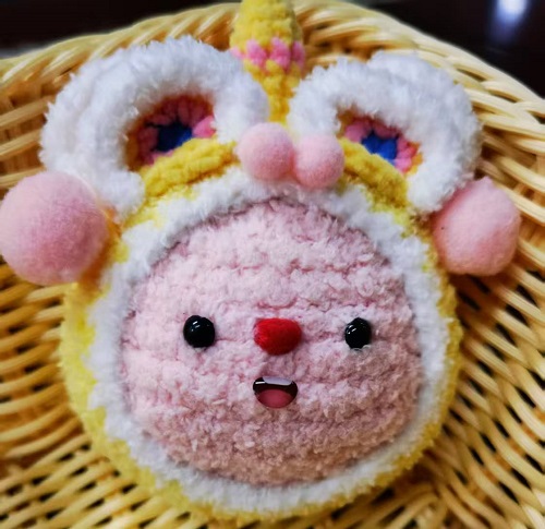 1月18日，在家就能賺錢的工作，兼職手工在家可做，輕資產(chǎn)創(chuàng)業(yè)做手工傳承官，在手工之家，清楚了解讓大家信任和努力，圖為鉤織純手工產(chǎn)品剪影