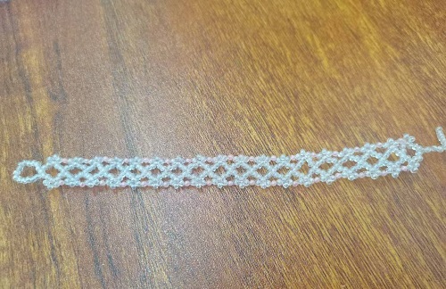 1月22日，在家就能掙錢的工作，拿回家做的手工微創(chuàng)業(yè)項目，做手工傳承官，居家就業(yè)創(chuàng)業(yè)手工好副業(yè)，在手工之家，大家掙錢的事，這里都支持，圖為串珠米珠繡純手工產(chǎn)品剪影