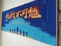 在家做珠繡串珠掙錢，因?yàn)檫@個(gè)帶回家做的手工活穩(wěn)定、好做