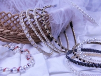 10月18日，手工加工回收項目，手工活加工，足不出戶手工掙錢，選正規(guī)廠家手工之家，圖為勵志珠珠繡串珠手工產品剪影