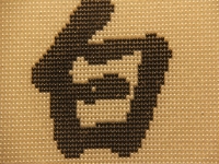 10月26日，想居家手工掙錢，串珠活居家就業(yè)創(chuàng)業(yè)，手工之家對(duì)加工人員有這樣的要求，圖為勵(lì)志珠珠繡串珠手工產(chǎn)品細(xì)節(jié)剪影