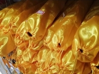 10月27日，靠譜的手工加工項(xiàng)目，在家做串珠手工掙錢，手工之家的手工項(xiàng)目很人性化，圖為勵(lì)志珠珠繡串珠手工產(chǎn)品剪影