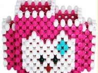 11月18日，在家做手工掙錢，想接正規(guī)廠家的手工項目，手工之家正規(guī)可靠、制度完善，圖為勵志珠珠繡串珠手工產(chǎn)品剪影