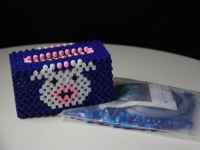 11月23日，靈活就業(yè)創(chuàng)業(yè)，正規(guī)串珠手工加工項目，在手工之家怎么合作大家說了算，圖為勵志珠珠繡串珠手工產(chǎn)品剪影