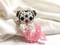 1月9日，在家做的手工項目，居家靈活就業(yè)好副業(yè)，手工之家的手工項目很好滿足大家對在家掙錢的要求，圖為勵志珠珠繡串珠手工產(chǎn)品剪影