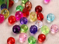 1月13日，想接正規(guī)廠家的手工項目，在家手工靈活就業(yè)，實事求是、個性化就是手工之家的更好服務(wù)，圖為勵志珠珠繡串珠手工繡珠剪影