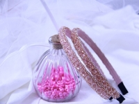 3月11日，拿回家做的手工副業(yè)，在家做手工掙錢，在手工之家，什么人適合做加工和銷售，圖為勵志珠珠繡串珠手工產(chǎn)品剪影