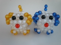 3月18日，想做手工副業(yè)掙錢，帶回家做的手工項(xiàng)目，在手工之家，心中有目標(biāo)、手上有行動、口袋有收入，圖為勵志珠珠繡串珠手工產(chǎn)品剪影