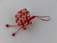 3月31日，帶回家做的手工副業(yè)，在家做飾品加工廠掙錢，在手工之家，幾個特點決定純手工項目適合靈活就業(yè)創(chuàng)業(yè)，圖為勵志珠珠繡串珠手工產(chǎn)品剪影