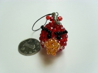 4月15日，手工加工回收項目，在家做手工靈活就業(yè)，在手工之家與家人一起做，如何分工，圖為勵志珠珠繡串珠手工產(chǎn)品剪影