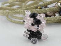 4月21日，手工活外發(fā)加工正規(guī)廠家直接發(fā)貨，在家做的手工靈活就業(yè)，在手工之家合作都有什么內(nèi)容，圖為勵(lì)志珠珠繡串珠手工產(chǎn)品剪影