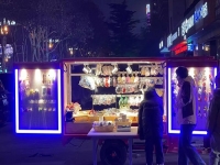 多一份好的收入，移動潮品店兼容并包，讓加工人員也可以這樣掙錢