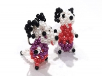 5月6日，兼職手工活外發(fā)加工在家可做，在家做的手工副業(yè)，手工之家的銷(xiāo)售、加工如何選產(chǎn)品，圖為勵(lì)志珠珠繡串珠手工產(chǎn)品剪影