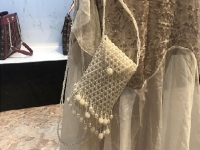 5月11日，手工活外發(fā)一手貨源，靈活就業(yè)居家掙錢(qián)，在手工之家，加工材料包具體提供什么？圖為勵(lì)志珠珠繡串珠手工產(chǎn)品剪影