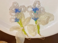 6月14日，哪里可以做手工活兼職，手工項目拿回家做，開飾品加工廠，在手工之家做得好就是付出多，付出多自然收入好，圖為勵志珠珠繡串珠手工產(chǎn)品剪影