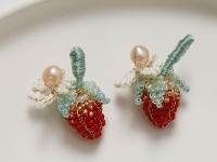 7月6日，手工活外發(fā)是真的嗎，開飾品加工廠，靈活就業(yè)做手工掙錢，在手工之家堅(jiān)持做好純手工項(xiàng)目的各方面，圖為串珠米珠繡手工產(chǎn)品剪影