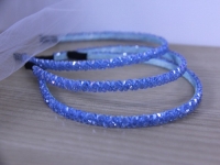 10月12日，外發(fā)手工活正規(guī)平臺，開飾品加工廠，在家做手工掙錢，選手工之家手工副業(yè)，讓人靈活增收，圖為串珠米珠繡手工產(chǎn)品剪影