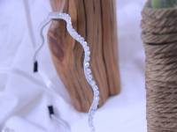 10月18日，手工活外發(fā)加工正規(guī)的廠家，開(kāi)飾品加工廠，靈活就業(yè)創(chuàng)業(yè)，在手工之家，誰(shuí)能成為合作人員，圖為串珠米珠繡手工產(chǎn)品剪影