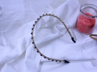 10月25日，家里干的手工活兼職，在家做的好副業(yè)，手工飾品加工廠，讓合作者有個(gè)好收入，在手工之家，怎樣合作由大家做主，圖為串珠米珠繡手工產(chǎn)品剪影