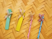 1月27日，附近有沒有兼職手工活，居家靈活就業(yè)的好副業(yè)，開飾品加工廠，手工之家長(zhǎng)久穩(wěn)定讓大家放心，圖為串珠純手工產(chǎn)品剪影