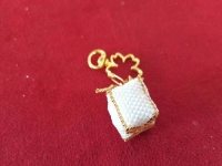 2月24日，手工活外發(fā)一手貨源，拿回家做的手工副業(yè)，在家開飾品加工廠掙錢，可以到手工之家實(shí)地考察合作嗎？圖為串珠米珠繡手工產(chǎn)品剪影