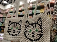 手工活拿回家做，這個(gè)純手工可以做兼職、也可以做事業(yè)