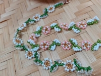 適合一家人做的正規(guī)手工活外發(fā)項(xiàng)目，穩(wěn)定的串珠純手工機(jī)會(huì)多、收入好