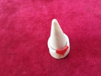 5月23日，手工活外發(fā)加工正規(guī)廠家直接發(fā)貨，開飾品加工廠，在家做的手工，手工之家的純手工產(chǎn)品受青睞，圖為串珠米珠繡純手工產(chǎn)品剪影