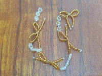 6月14日，可在家做的兼職手工活，想接正規(guī)廠家的手工項目，開飾品手工加工廠，放心在家做手工副業(yè)，與手工之家合作源于大家信任和了解，圖為串珠米珠繡純手工產品剪影