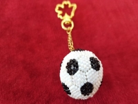 6月21日，外發(fā)加工接單平臺，正規(guī)手工加工回收項目，開串珠純手工加工廠，在手工之家，產品的重要性從來不言而喻，圖為串珠米珠繡純手工產品剪影