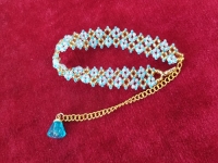 6月23日，在家能做的手工活兼職，正規(guī)可靠的手工副業(yè)，開手工加工廠，在手工之家，收入多少主要看這三點，圖為串珠米珠繡純手工產品剪影